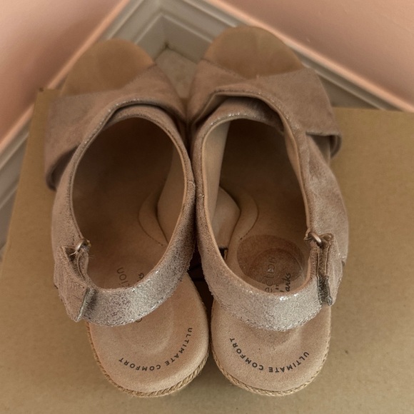 Clarks Metallic Wedge Sandals - Picture 4 of 7